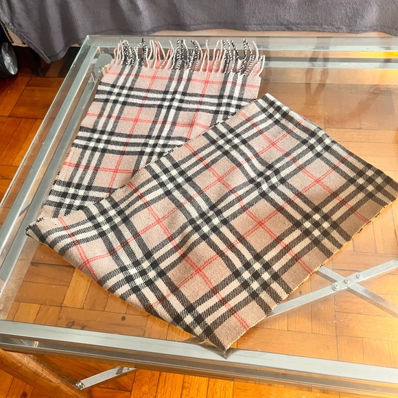 Beautiful Scarf for women - Picture 2 of 3